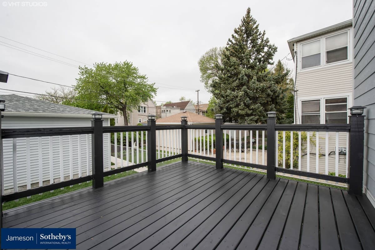 Chicago deck remodeling