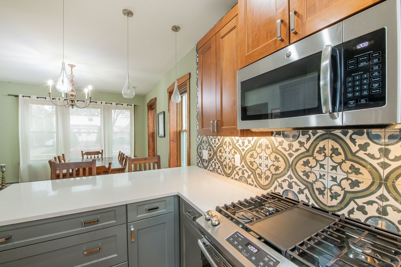 How To Add Interest To A Kitchen Or Bathroom With A Backsplash