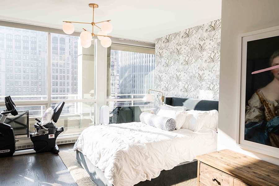 Girls Just Wanna Have Fun in Streeterville High Rise, photo 10