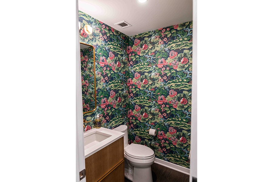 Girls Just Wanna Have Fun in Streeterville High Rise, photo 13