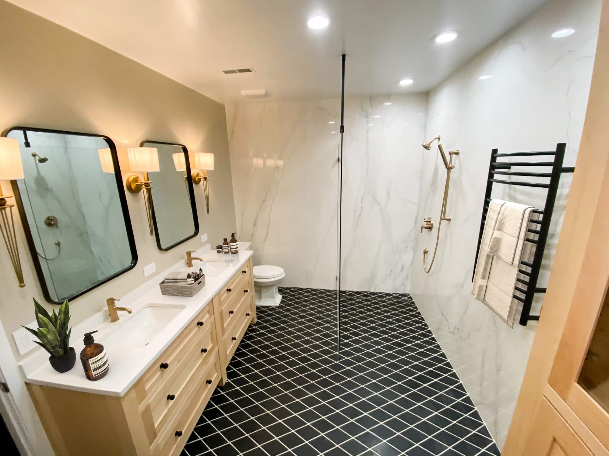 A Wet Room vs. Traditional Bathroom In Chicago