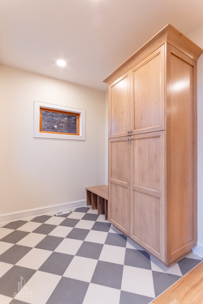 Maximizing Chicago Small Living Spaces: Design Ideas & Advice