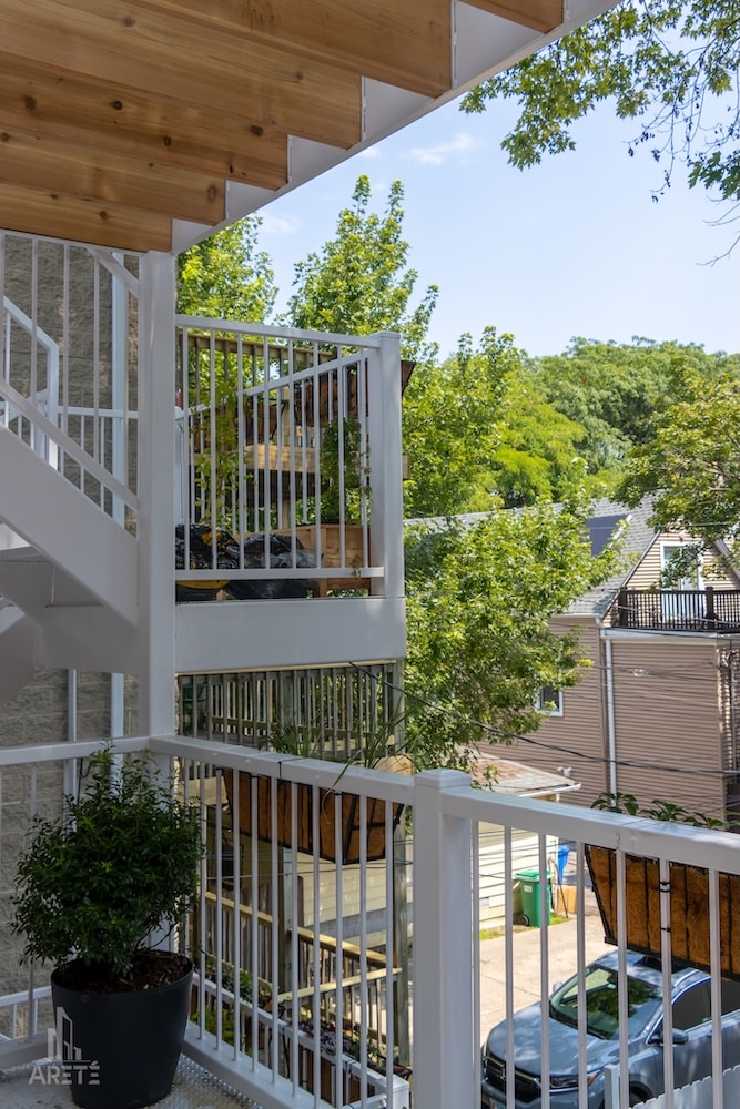 Lovely Lakeview Outdoor Space, photo 10