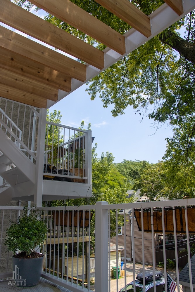 Lovely Lakeview Outdoor Space, photo 11