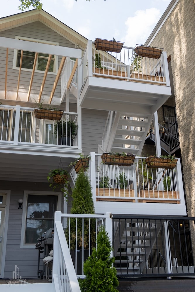 Lovely Lakeview Outdoor Space, photo 3