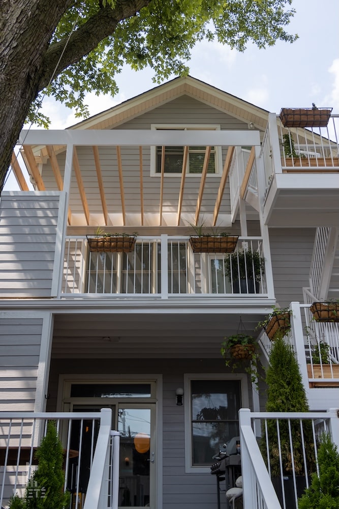 Lovely Lakeview Outdoor Space, photo 4