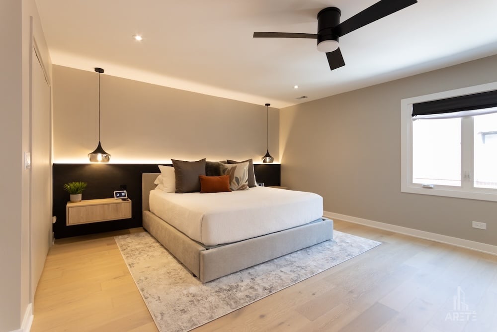 Tasteful Townhome Design in Lakeview, photo 8