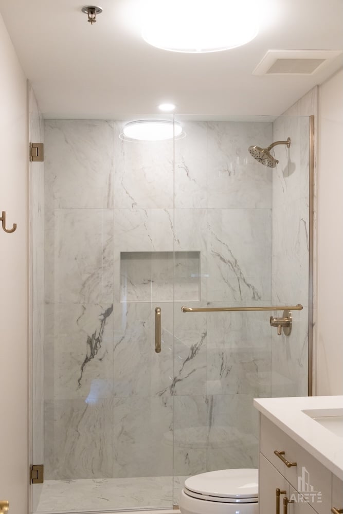 Transform Your Small Chicago Bathroom With These Brilliant Shower Ideas