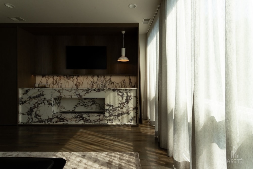 High-End Halsted Haven, photo 1