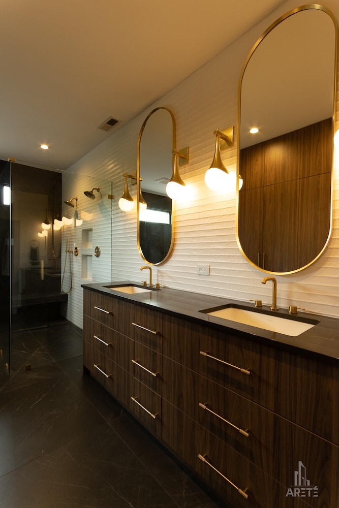Revitalizing Ravenswood Residence with Respect, photo 2