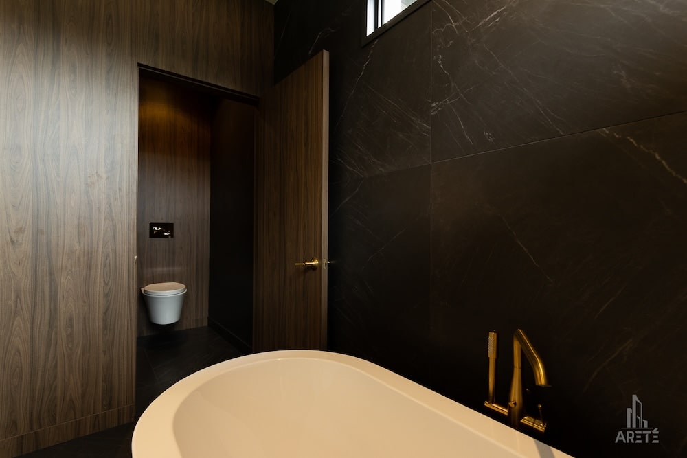 Revitalizing Ravenswood Residence with Respect, photo 6