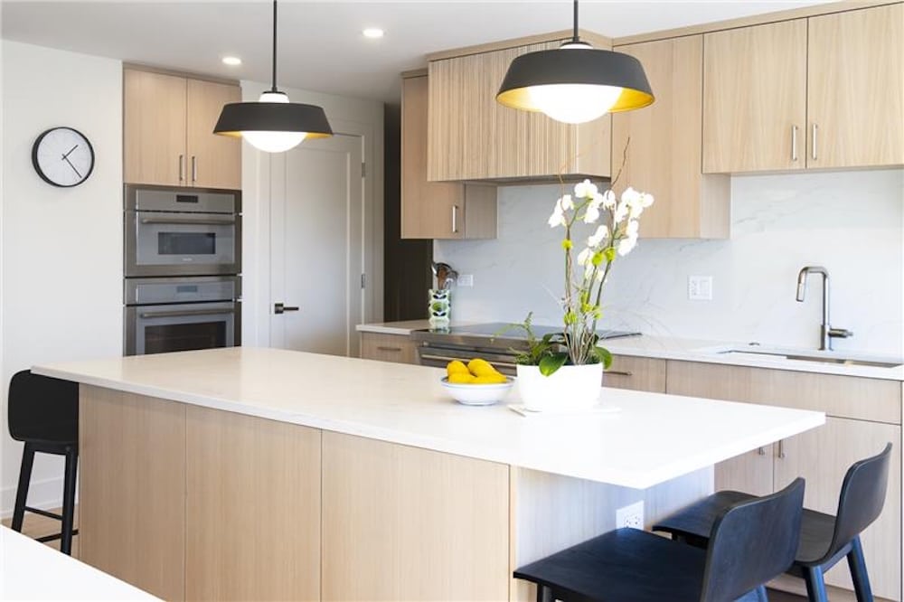 Embracing Warm Minimalism in Chicago Kitchen Design