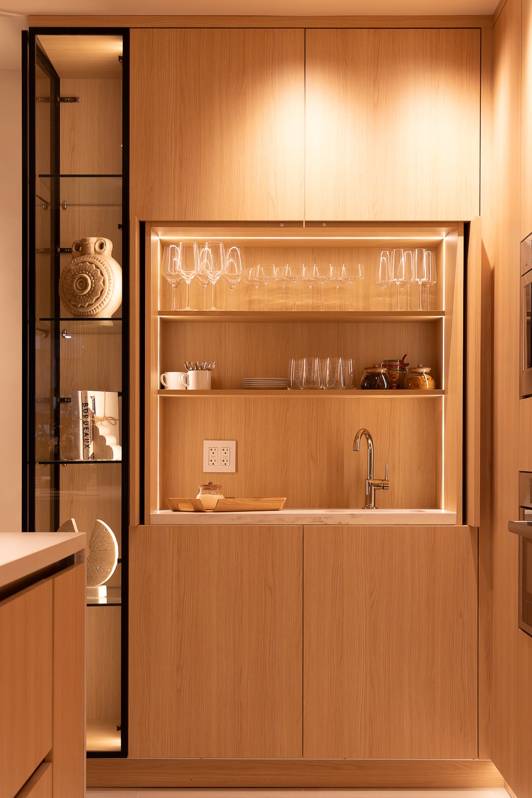 Harbor Showroom, photo 3