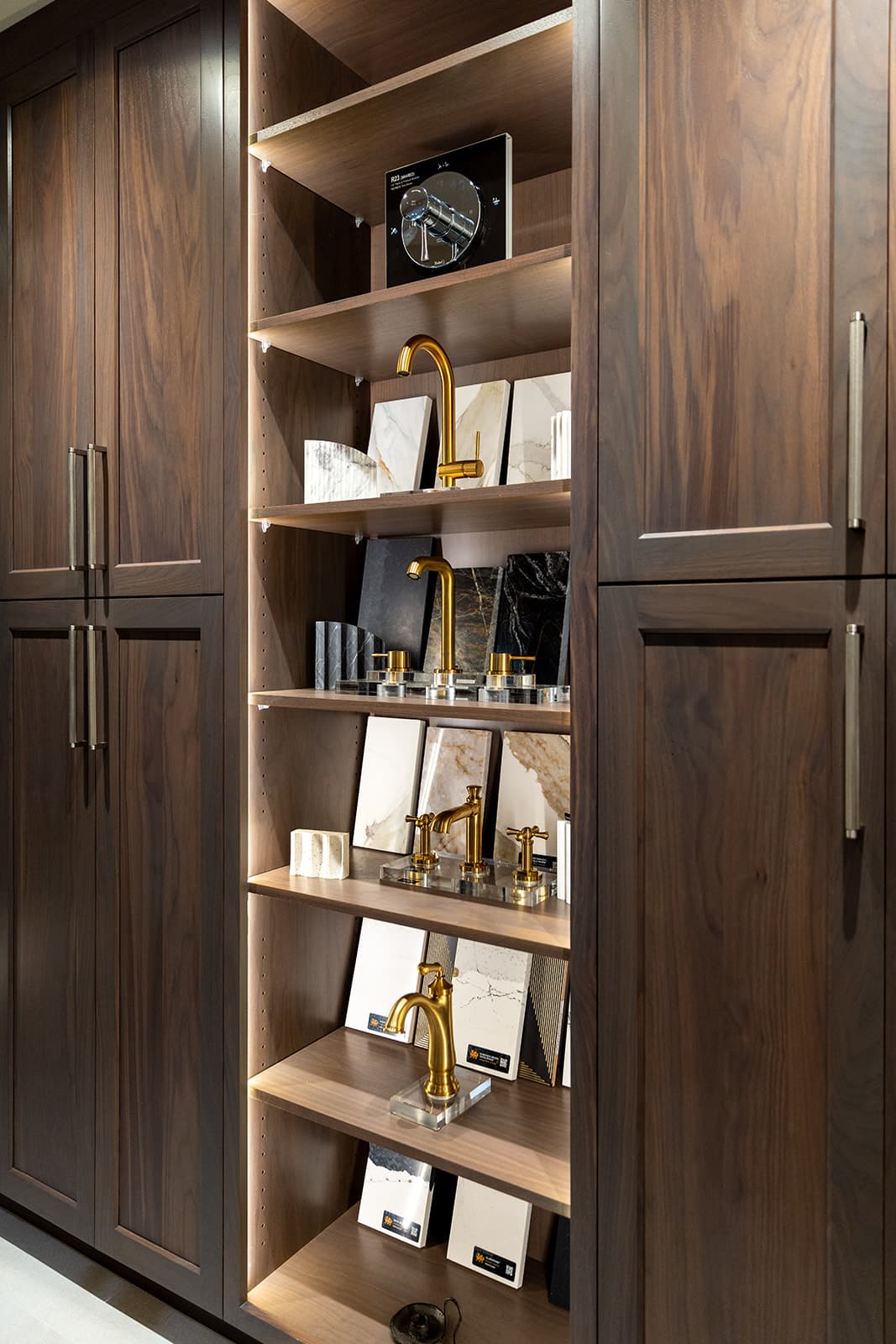 Harbor Showroom, photo 12